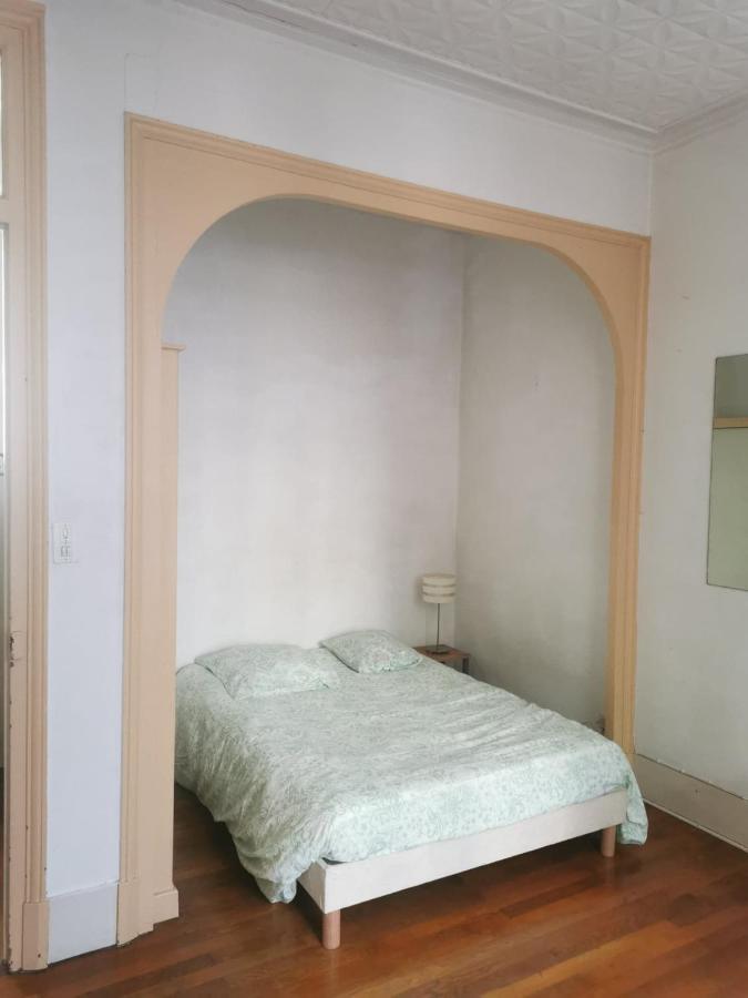 Bel Appartement Charme Ancien Dans Quartier Anime Grenoble Exterior photo